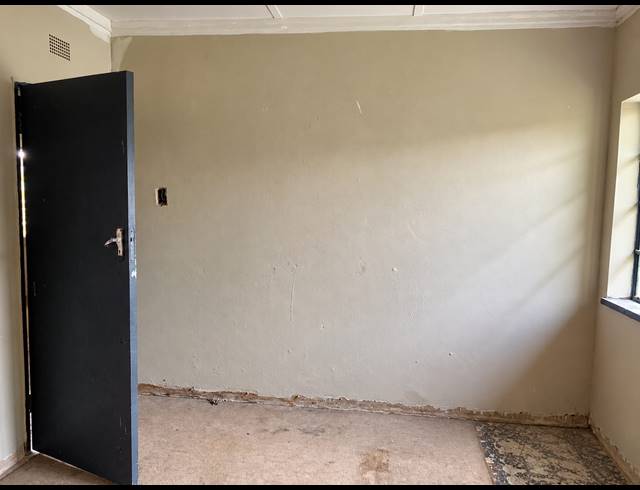 3 BEDROOM HOUSE FOR SALE IN VANDERBIJLPARK CE 2